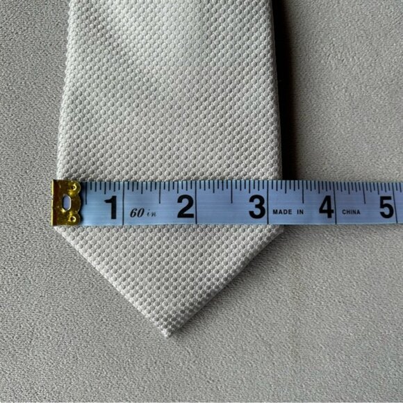 Nordstrom ~ 100% Silk Tie ~ Silver - Picture 4 of 6